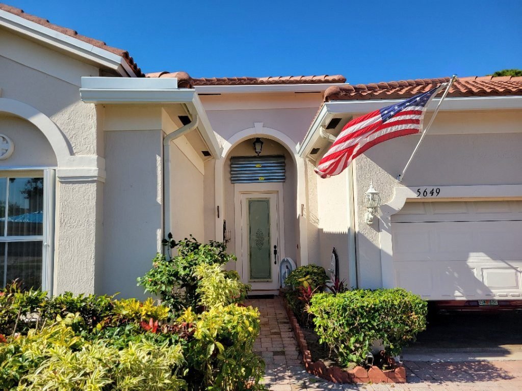 Gutter Installation and Replacement 3 service single images